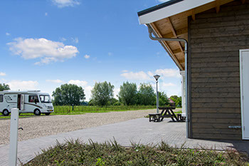 Internationaal bezoek Camperpark Lingewaard